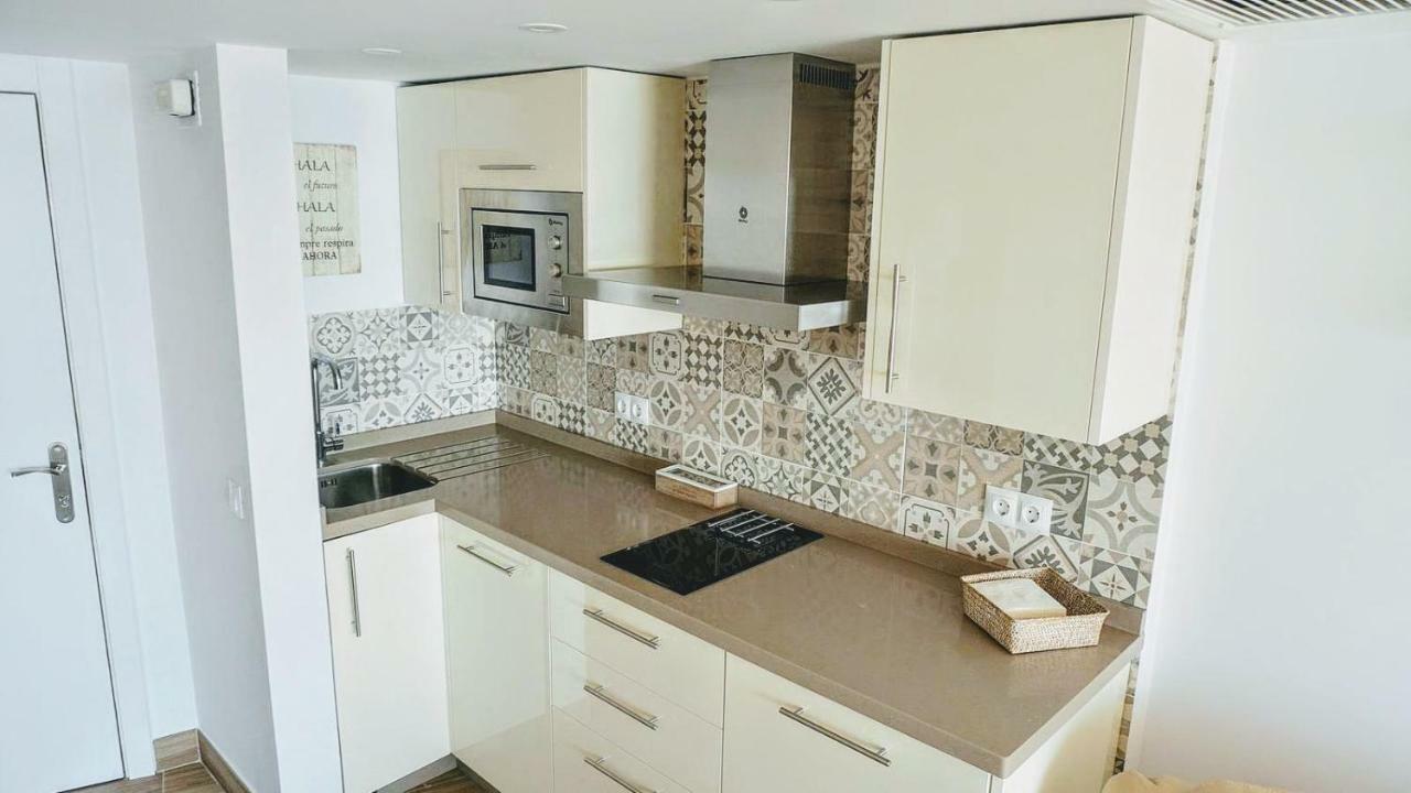 Beachfront Apartment In Fuengirola With Sea Views 外观 照片